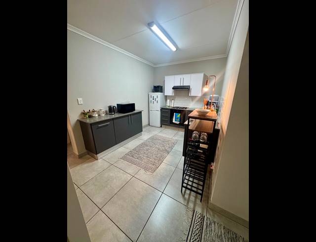2 BEDROOM APARTMENT FOR SALE IN BRENTWOOD
